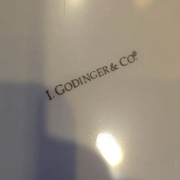 New I. Godinger & Co. Set of 4 Pearl Luster Beige Dessert Plates - Picture 5 of 7